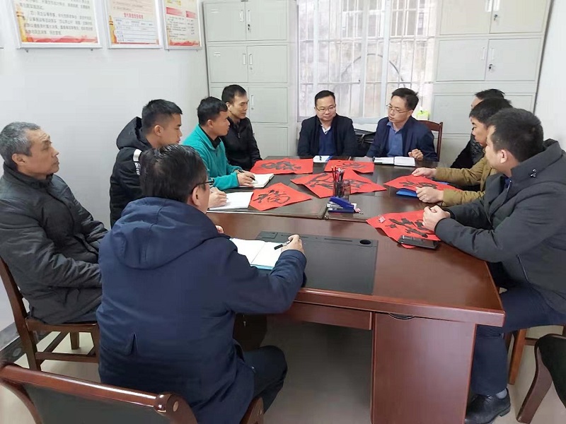 慰问扶贫工作人员4.jpg 慰问扶贫工作人员4.jpg