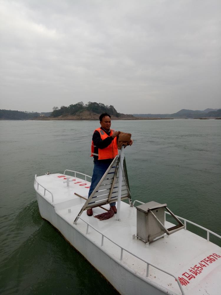 检查标灯 (1).jpg 检查标灯 (1).jpg