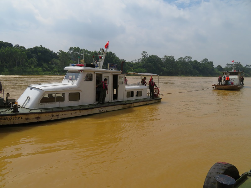 拖救搁浅船舶2.jpg 拖救搁浅船舶2.jpg