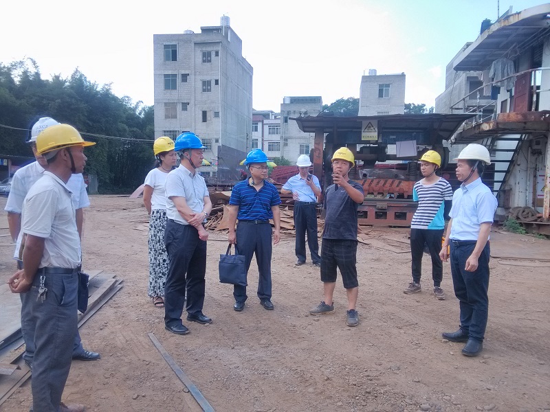 深入梧州辖区现场察看建造船舶质量情况 (2).jpg