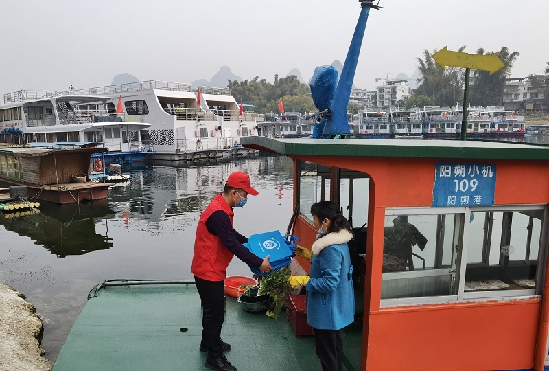 开展“情满旅途八桂行 交通青年献温暖”主题活动 (3).jpg