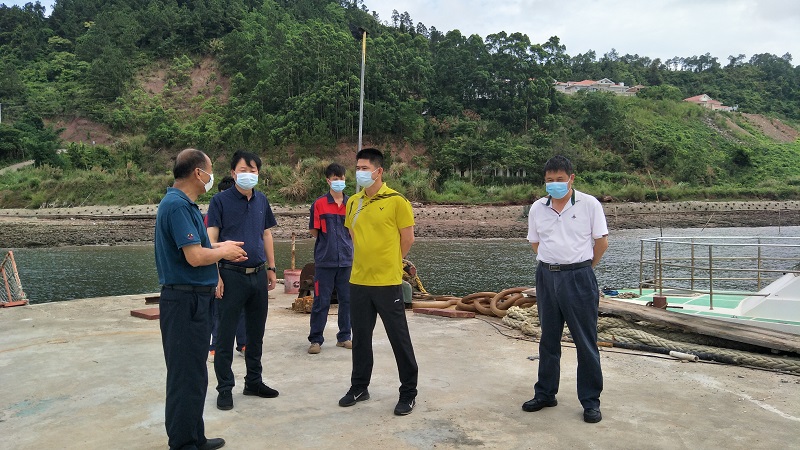 图为：张筱龙同志带队深入引航一线检查调研疫情防控和安全生产工作.jpg
