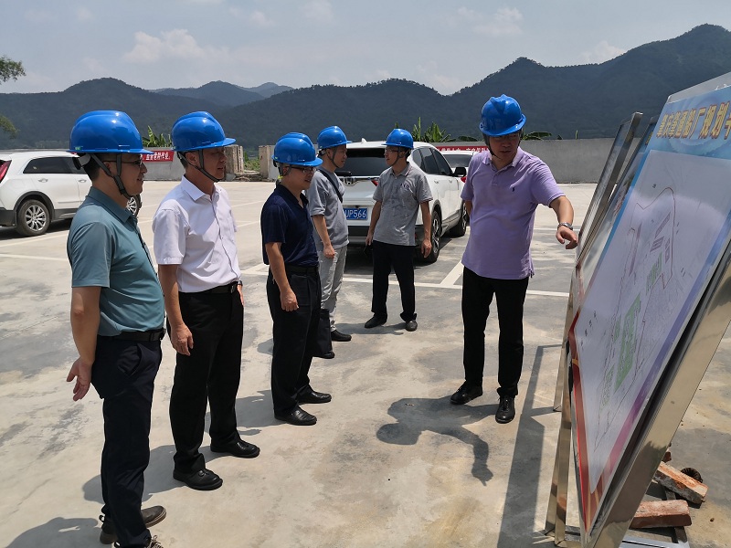 谭健文一行来到肇庆市肇通船厂有限公司厂区.jpg