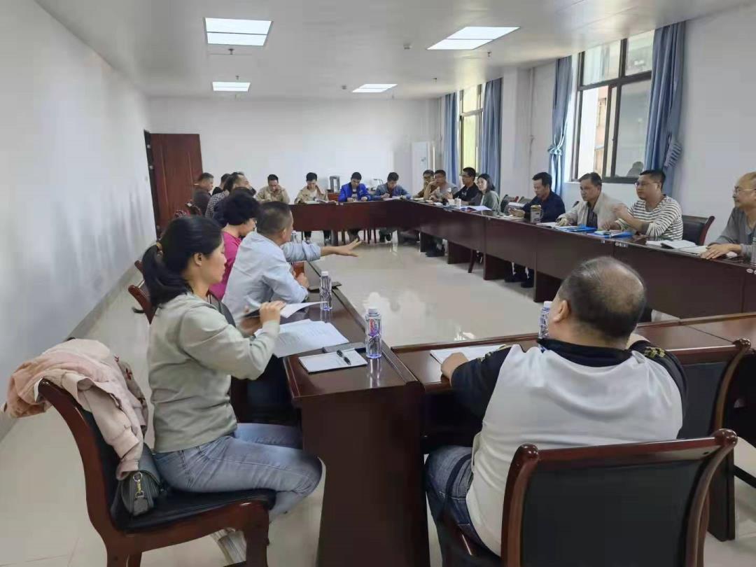 梧州船舶检验中心牵头组织梧州市多家船舶设计公司对《船舶应用天然气燃料规范 2021》等法规、规范共同学习研讨.jpg