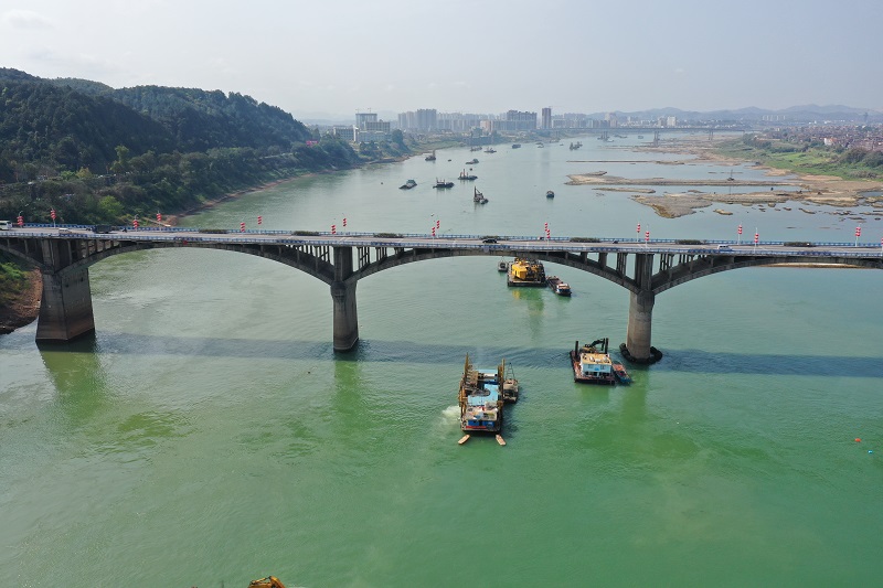 2022.3.13西江大桥施工场面全景照片—刘乘宏摄 - 副本.JPG