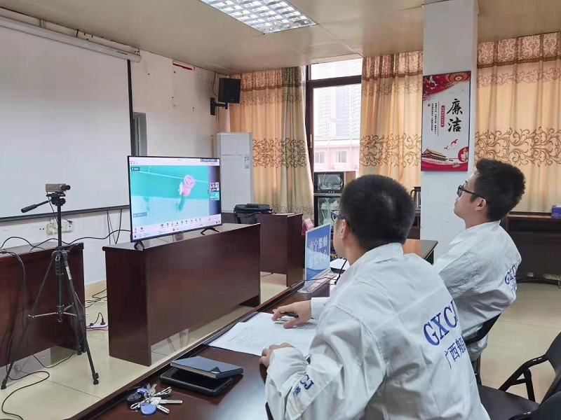 验船师对  桂丰2  船  进行远程检验.jpg