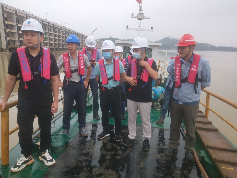 指挥部到施工现场进行防汛度汛安全检查 - 复件.jpg