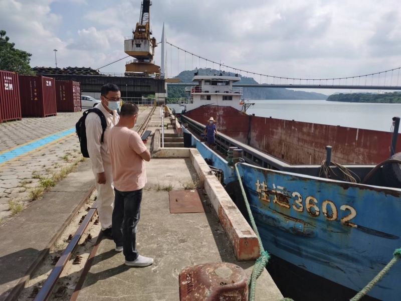 柳州船舶检验中心采用“现场+视频”检验方式对桂运3602开展年度检验.jpg
