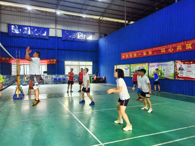 图5：举办气排球联谊赛.jpg