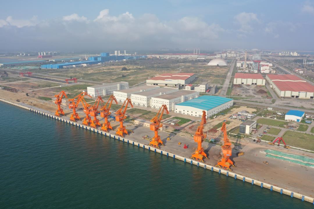 建成后防城港钢铁基地项目专用码头工程204#-207#号泊位.jpg