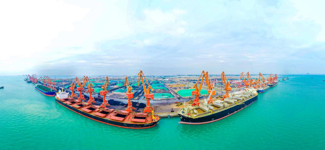 铁山港码头泊位全貌 .jpg