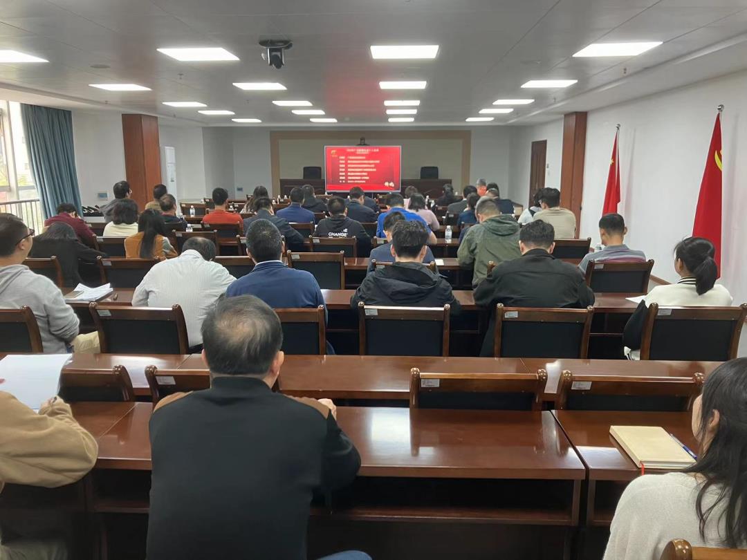 港航发展中心机关全体干部职工集中收看《铸魂--广西勤廉榜样先进事迹主题情景报告会》3.jpeg