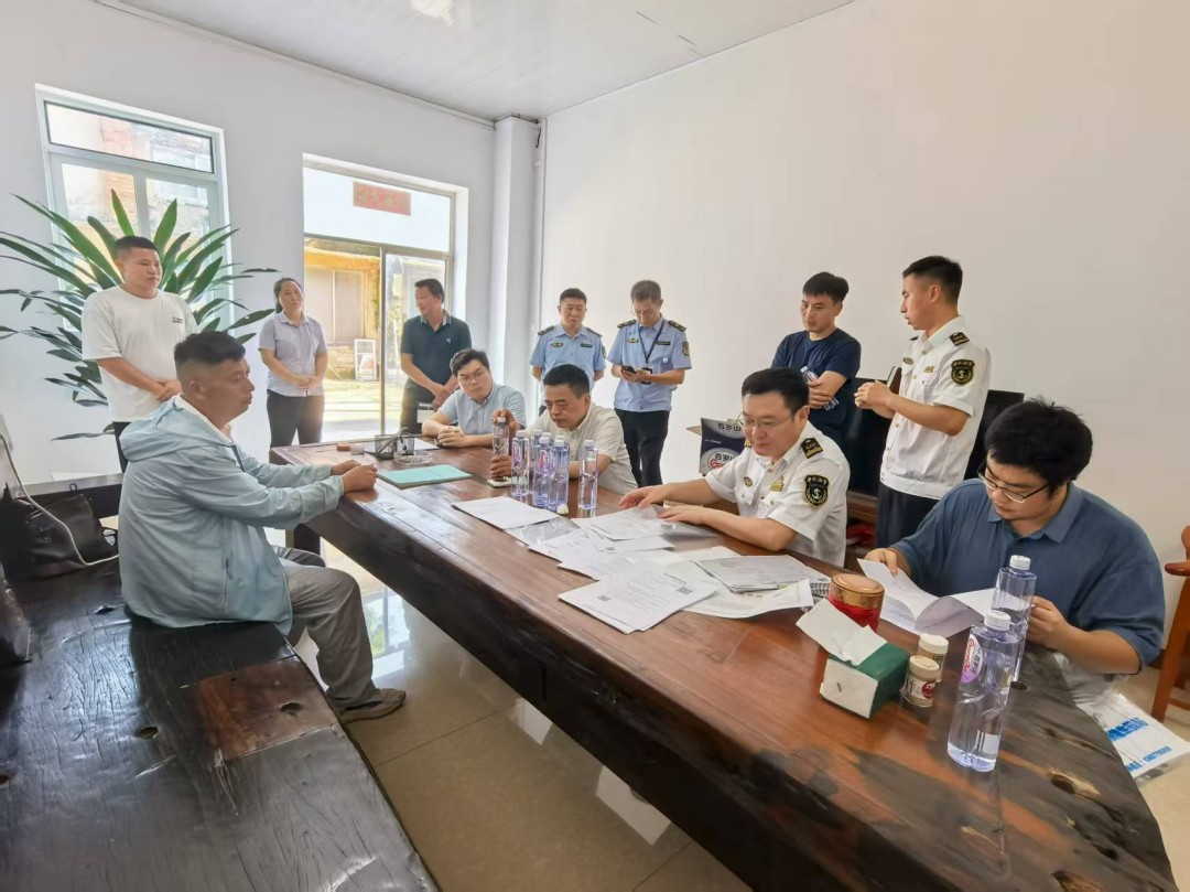 1755675586838076050.jpg 在航洋船舶修造厂核查有无新建三无船舶.jpg